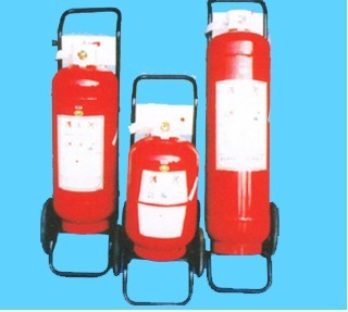 推車式干粉滅火器 重型消防設(shè)備的規(guī)格與應(yīng)用